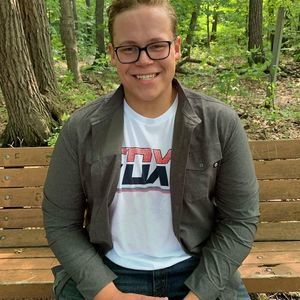 Meet your Posher, Adam